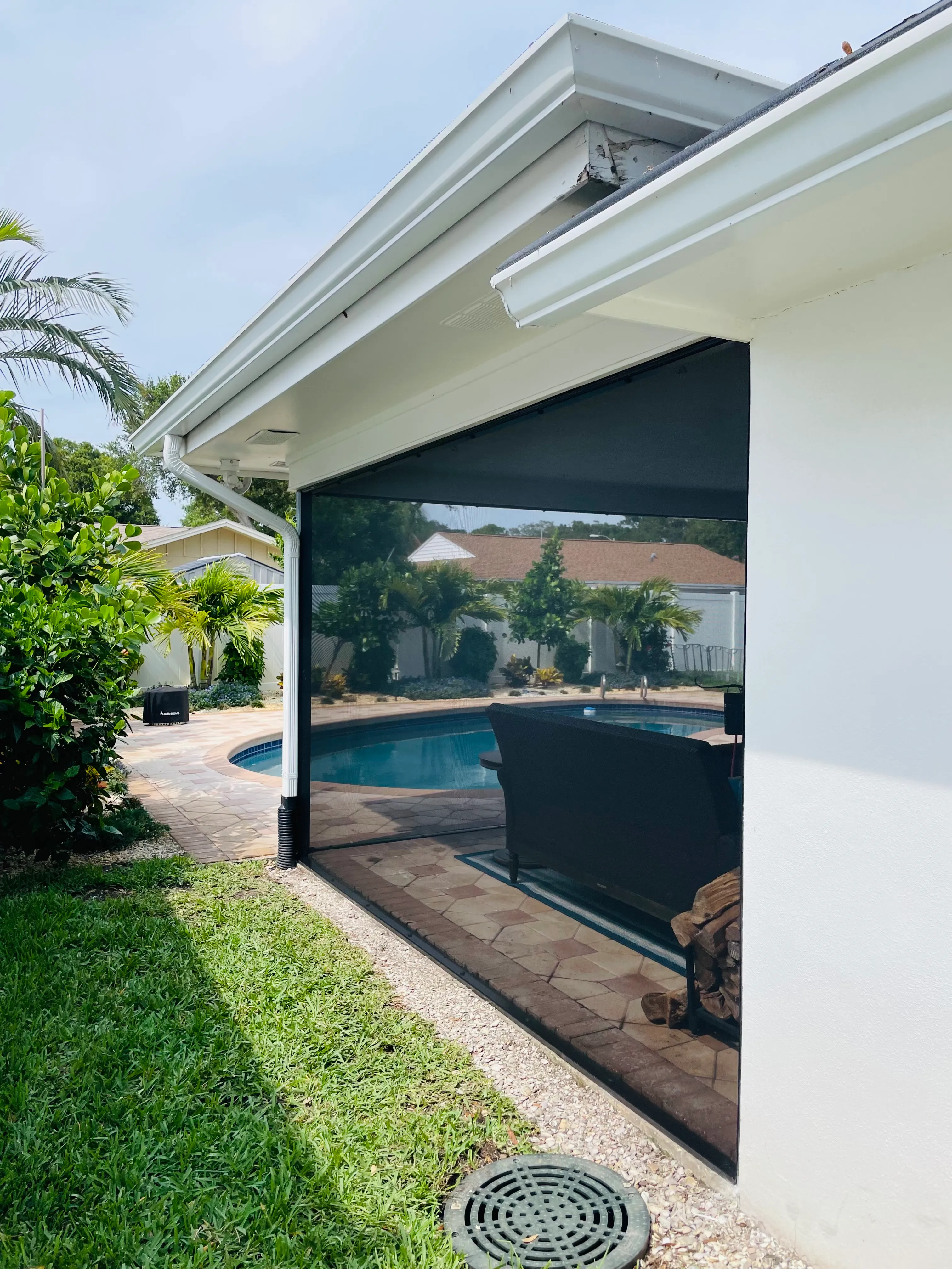 Pool Screen Enclosure with Hot Tub in Jacksonville
