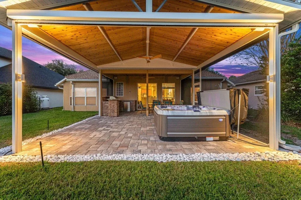 Pool Screen Enclosure with Hot Tub in Jacksonville